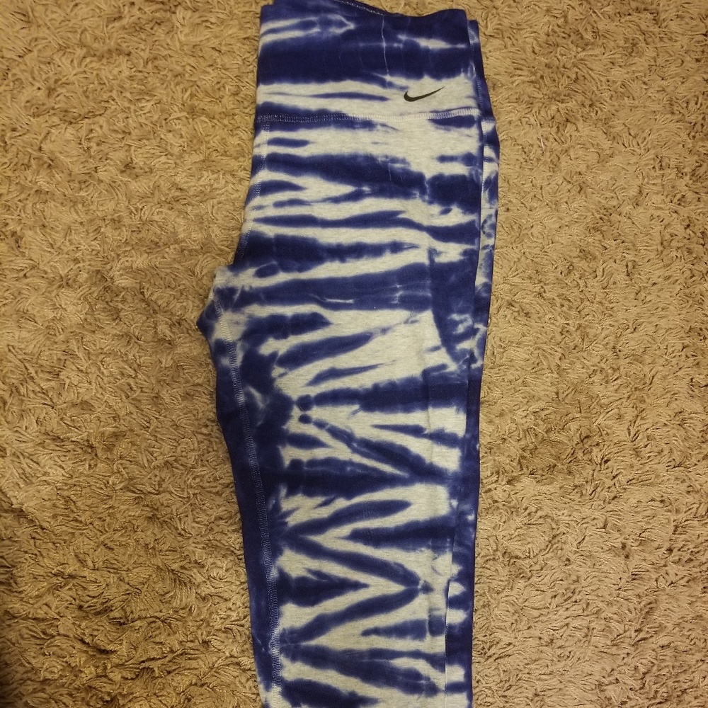 Nike dri fit tydye capris 💥AMAZING DEAL💥
